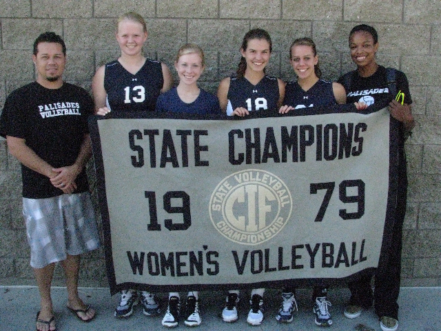Head Coach Chris Forrest, seniors Hannah Fagerbakke, Tait Johnson, Lauren Gustafson and Emily Cristiano, and Assistant Coach Brittany Jones hold the 1979 state championship banner. Photo: Kasey Janousek